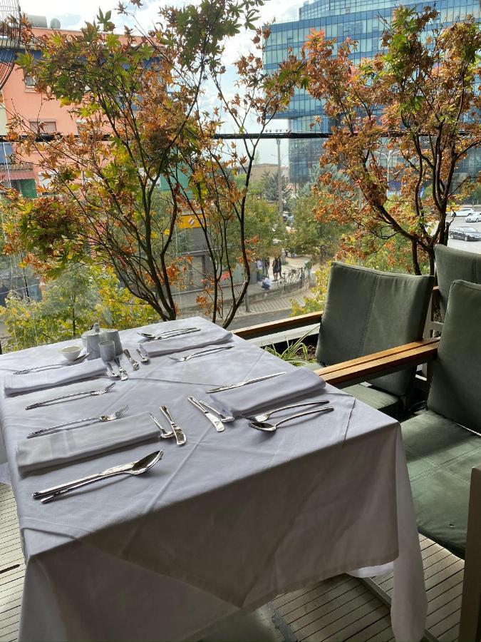 Ebel Boutique Hotel Tiranë Eksteriør bilde