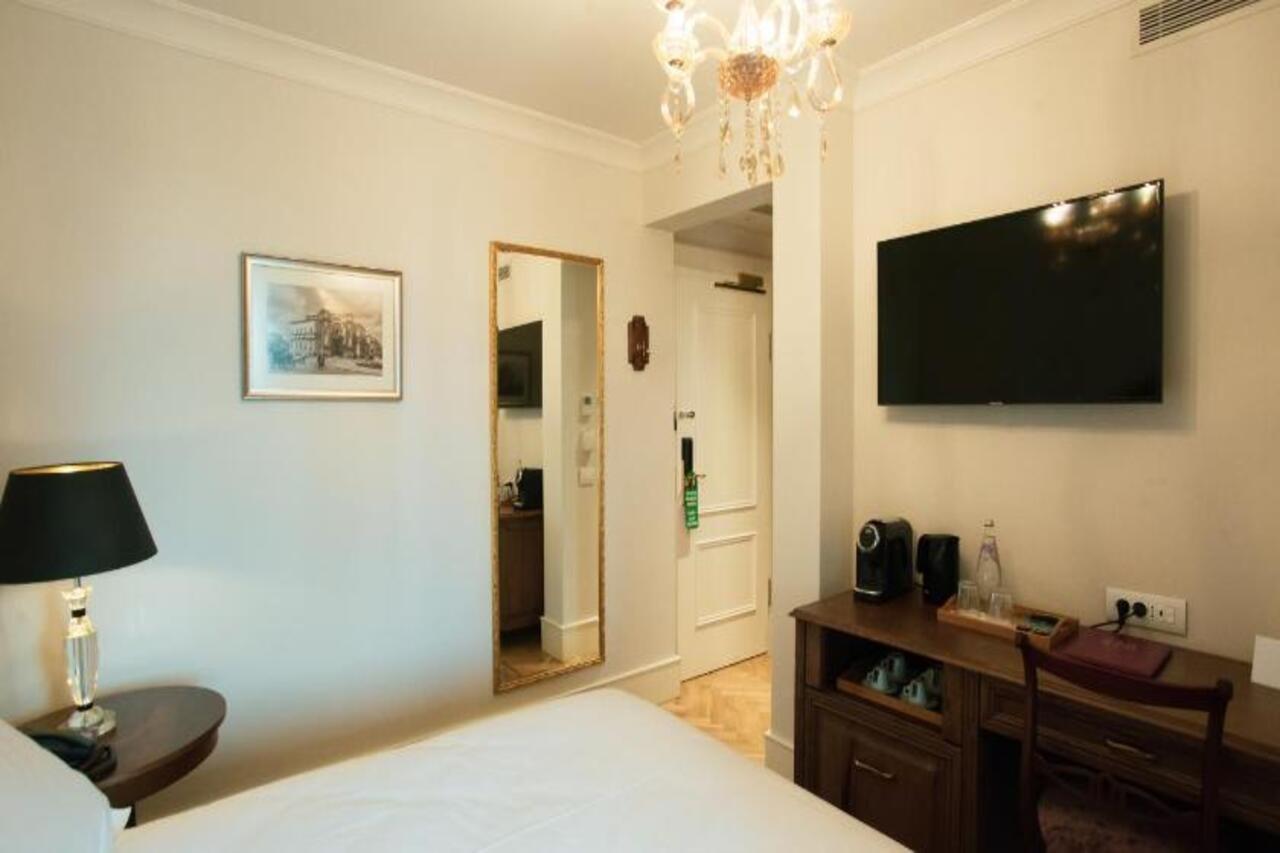 Ebel Boutique Hotel Tiranë Eksteriør bilde