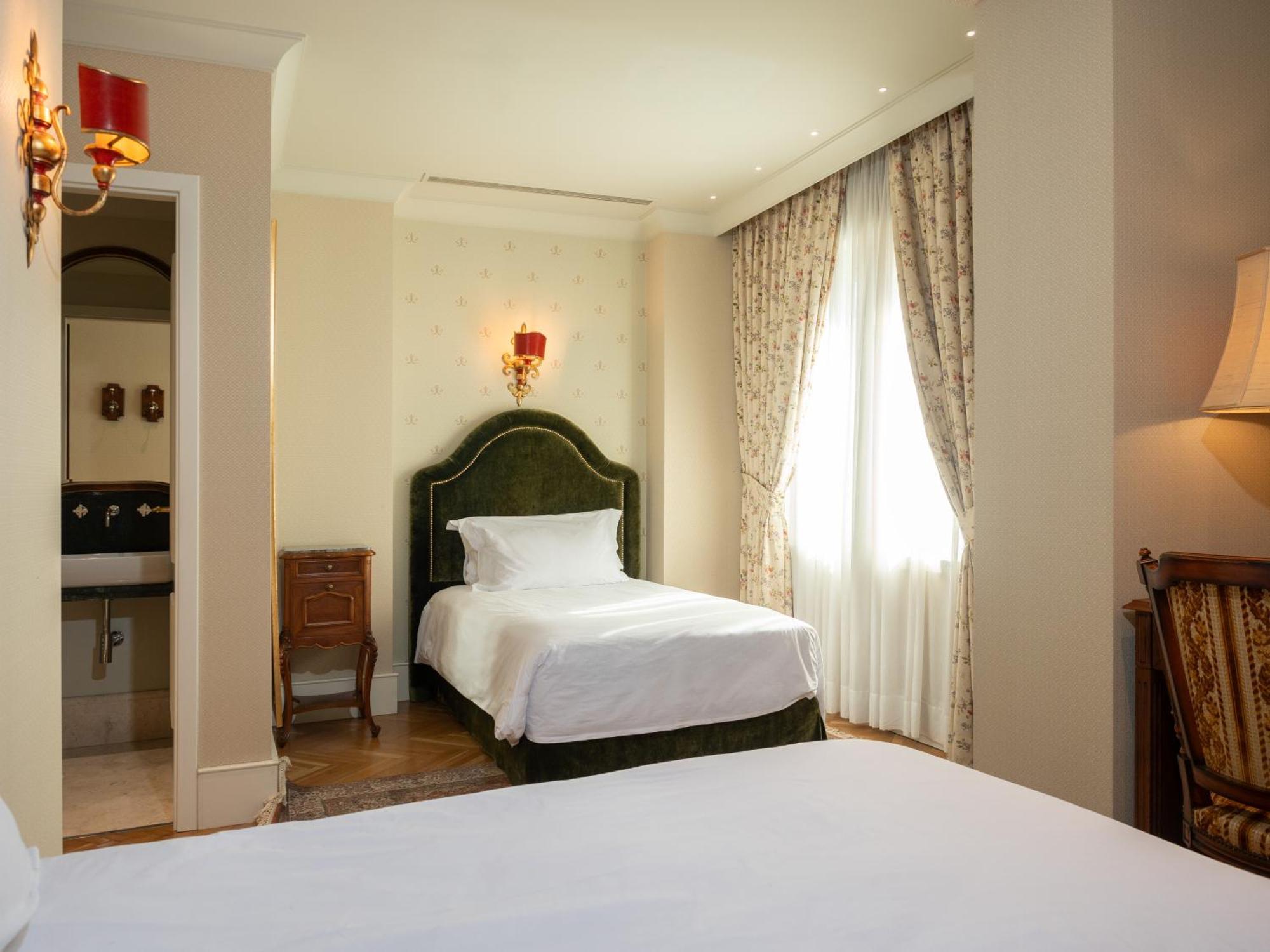 Ebel Boutique Hotel Tiranë Eksteriør bilde