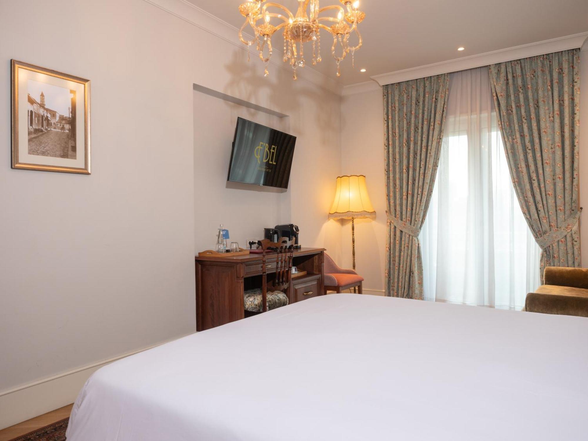 Ebel Boutique Hotel Tiranë Eksteriør bilde