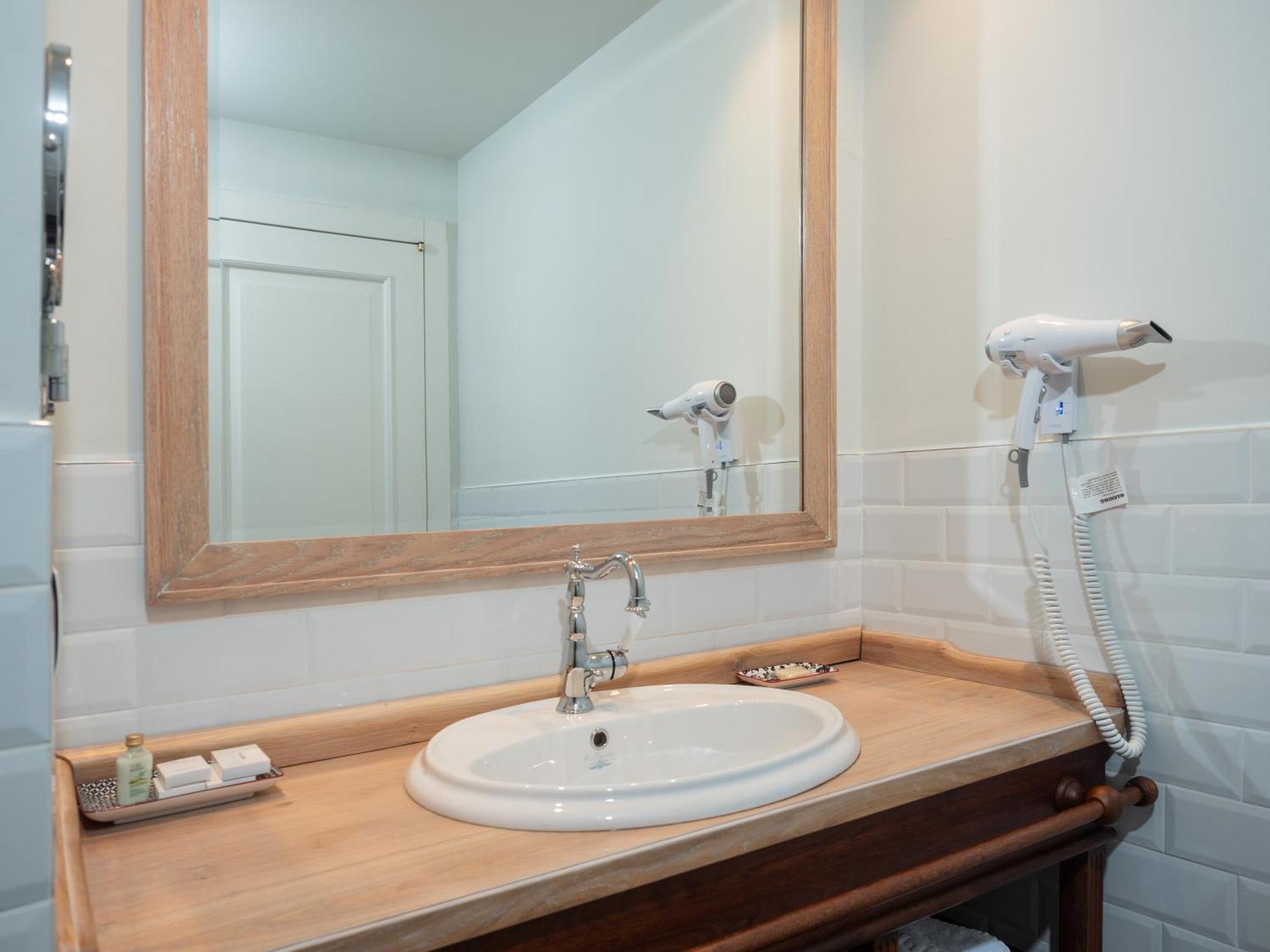Ebel Boutique Hotel Tiranë Eksteriør bilde