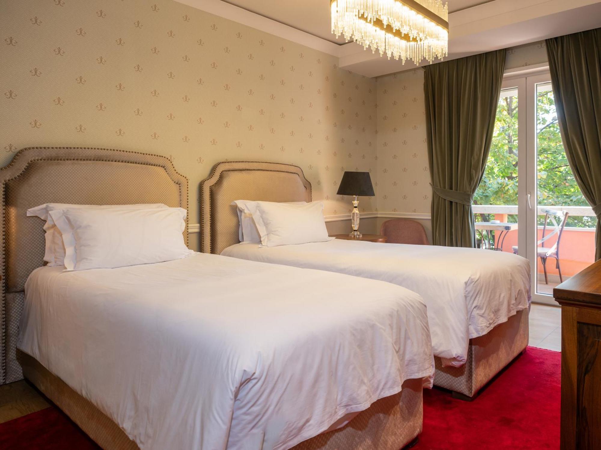 Ebel Boutique Hotel Tiranë Eksteriør bilde