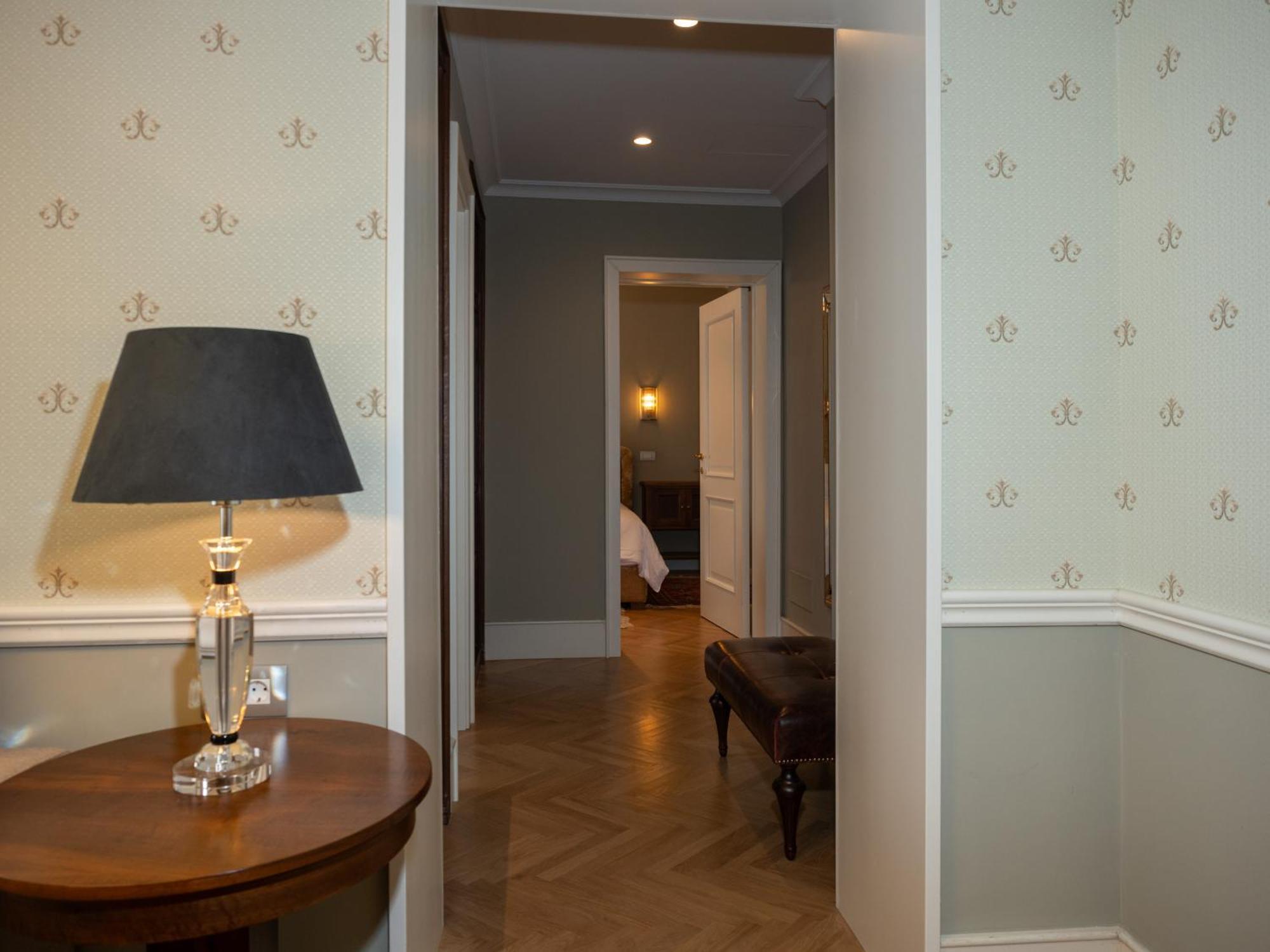 Ebel Boutique Hotel Tiranë Eksteriør bilde