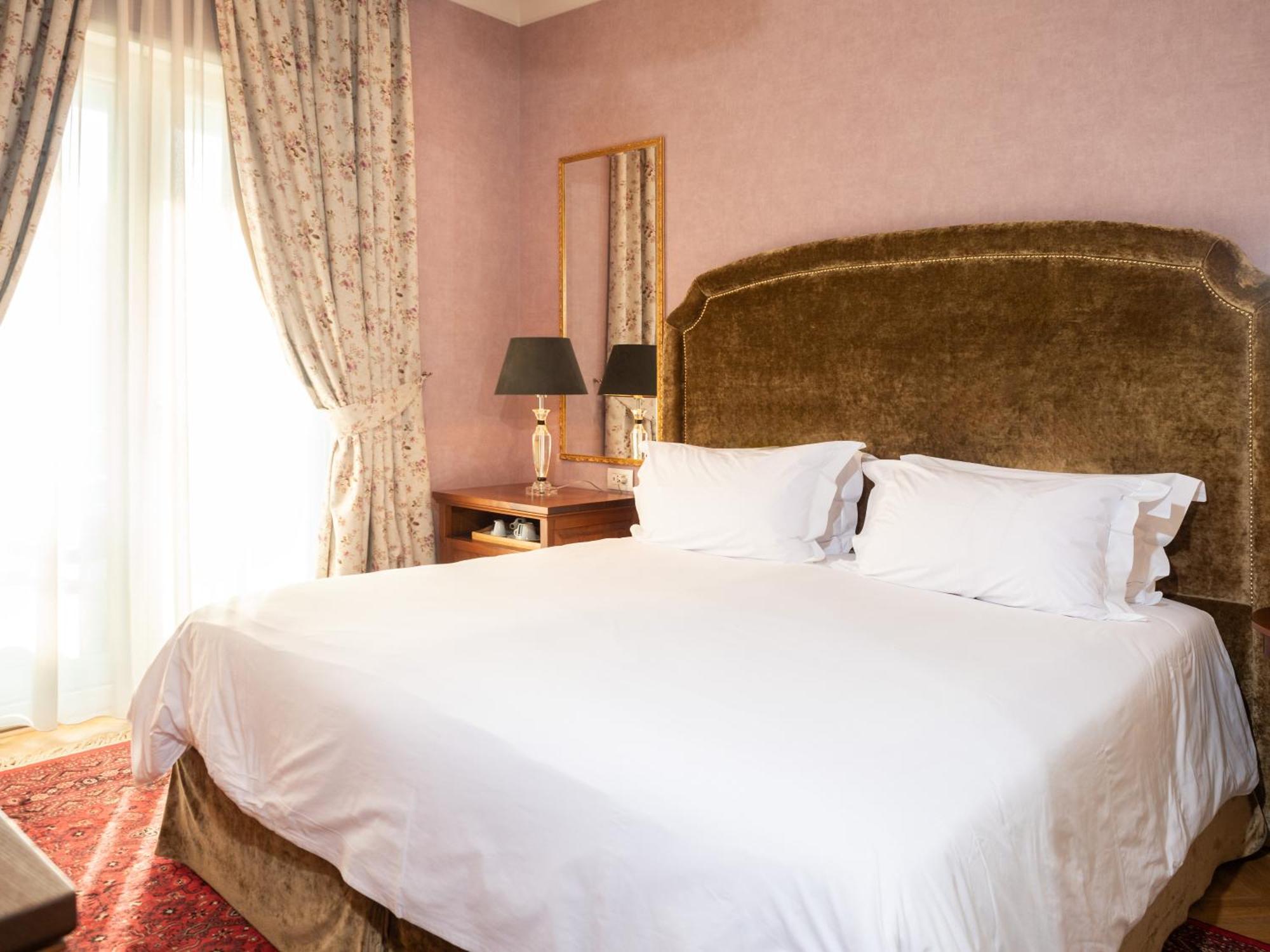 Ebel Boutique Hotel Tiranë Eksteriør bilde