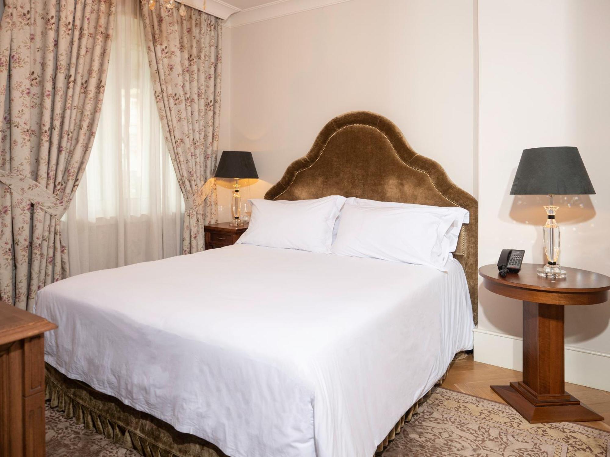 Ebel Boutique Hotel Tiranë Eksteriør bilde