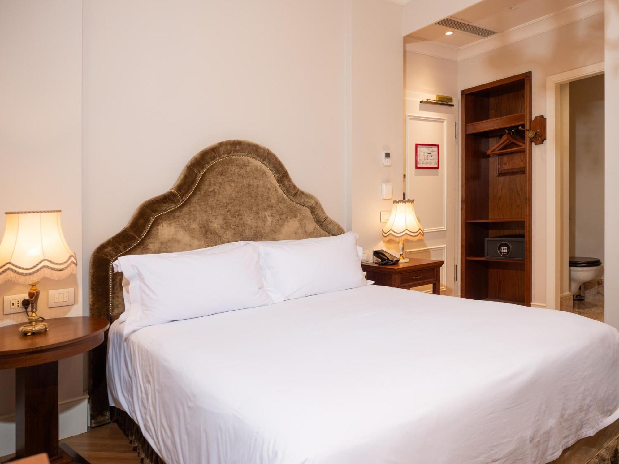 Ebel Boutique Hotel Tiranë Eksteriør bilde